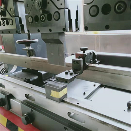 еле контролисана аутоматизована фабричка продаја машина за савијање челичне плоче цнц преса кочница бацкгуаге
