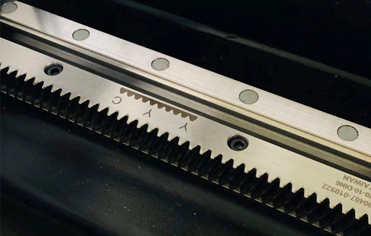 3015 машина за ласерско сечење влакана за брзо сечење металних материјала од 1-6 мм