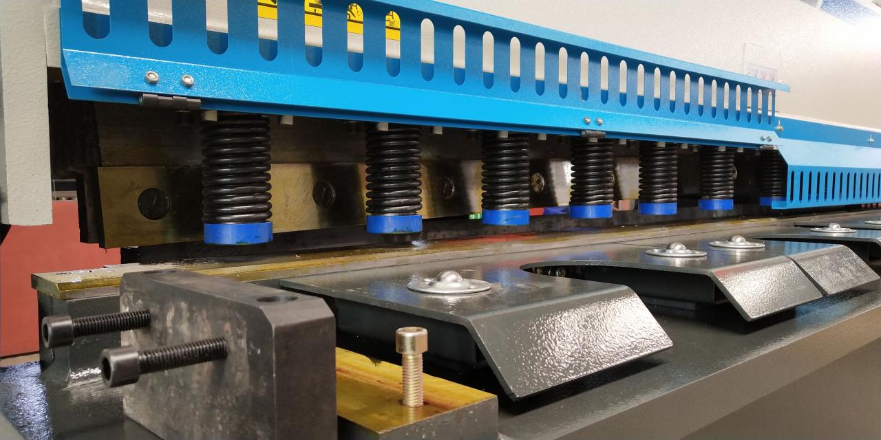6мм * 3200 Хидраулична машина за сечење челичних плоча Машина за сечење челичних плоча