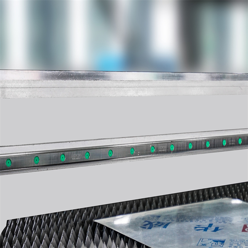 Кина машина за ласерско сечење гвожђа Цена 4000В машина за ласерско сечење металних лимова