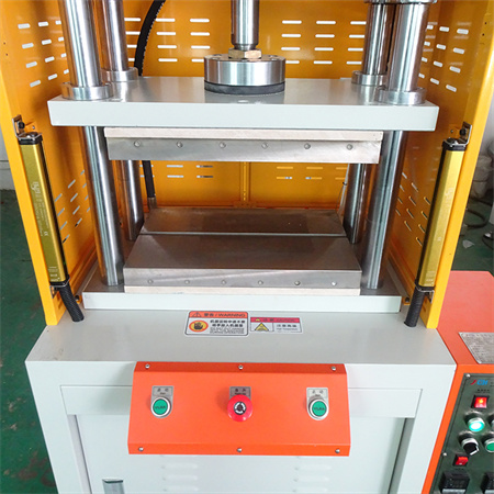 Хидраулична машина за утискивање челичних врата за тешке услове рада са 4 колоне