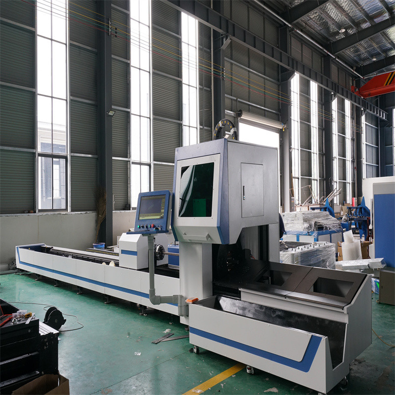 Индустријска ласерска опрема 1000в Цнц машина за ласерско сечење за челични лим