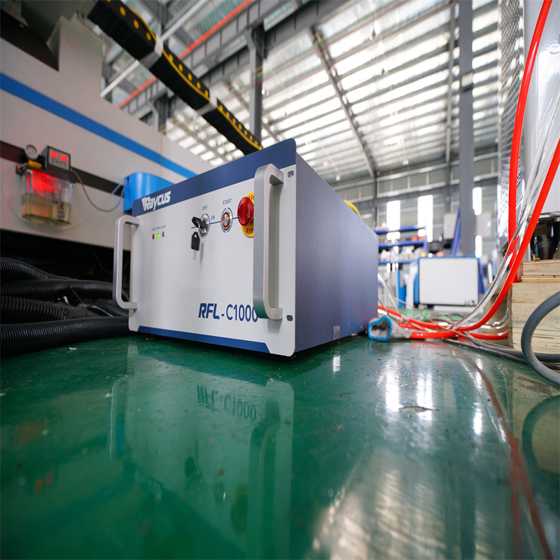 Машина за ласерско сечење металних плоча и цеви са ротационим уређајем
