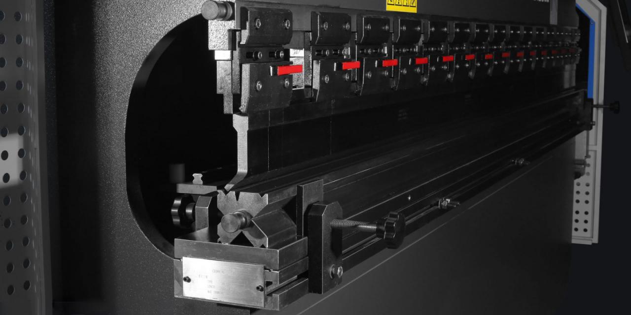 Вц67 Хидраулична преса кочница / ЦНЦ машина за савијање машина / Машина за савијање плоча Кина